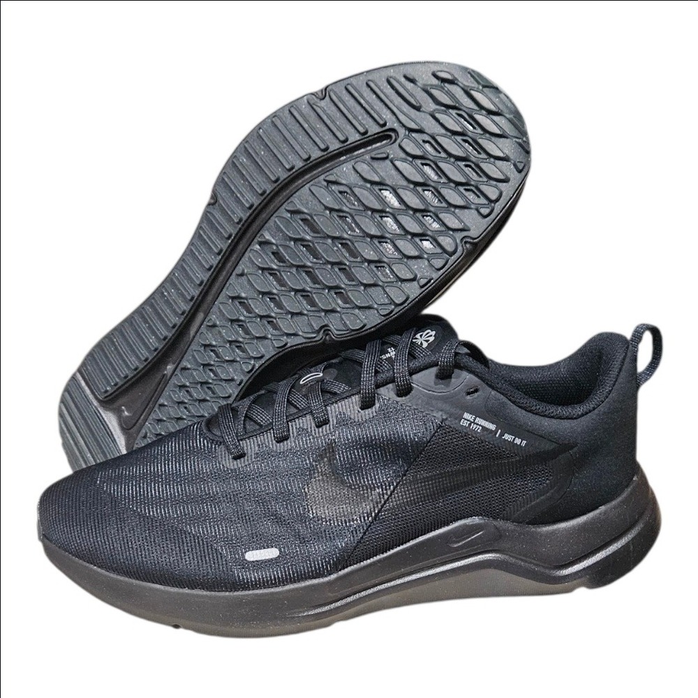 Nike Downshifter 12 Mens 11 4E Wide Running Shoes Sneakers Black DD9293-002 New